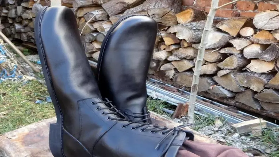 FOTO | Inedit: Pantofii de distanţare socială au apărut la Cluj