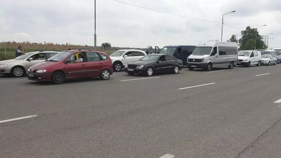 Trafic INTENS la frontieră, în weekend: peste o sută de mii de persoane