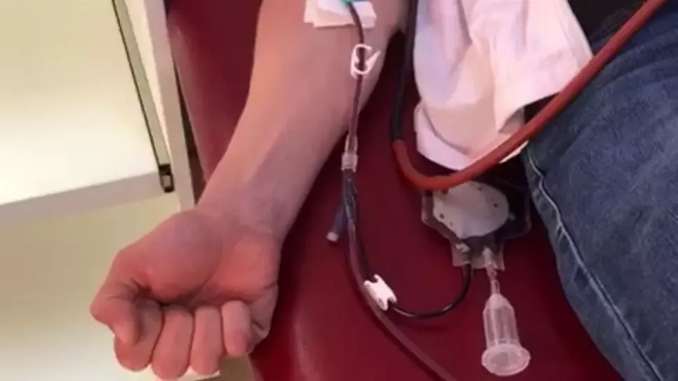 Primul pacient român tratat cu plasmă s-a vindecat de Covid, dar rămâne în stare gravă