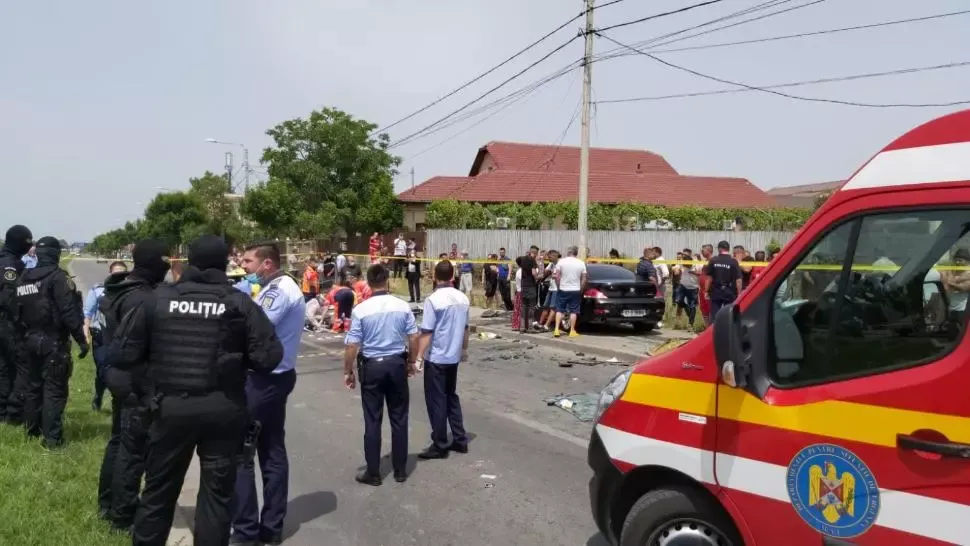 Accident CUMPLIT în Craiova, soldat cu doi morți și două persoane răniți, printre care și un copil de 7 ani