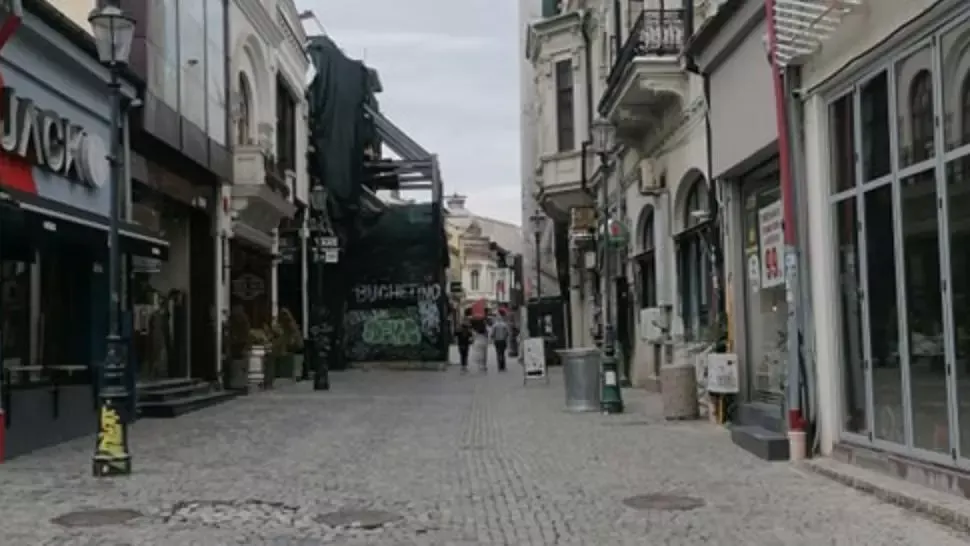 FOTO | Polul distracției din Capitală este PUSTIU de mai bine de două luni. Cum arată acum Centrul Vechi