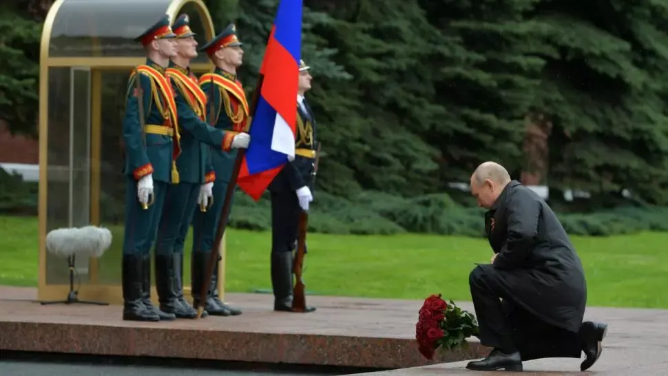 Vladimir Putin, SINGUR, în pandemia de COVID/RECORD de infectări în 24 de ore, bilanț TOTAL, spre pragul de 200.000