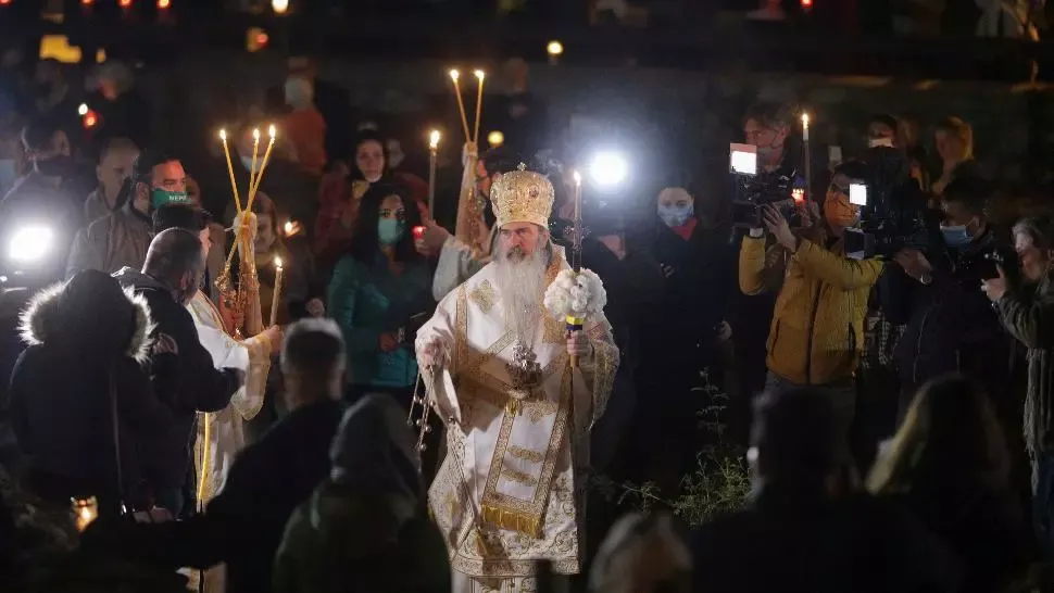 Preot din Suceava, care a participat la o slujbă oficiată de ÎPS Teodosie, amendat pentru nerespectarea măsurilor de protecție împotriva Covid