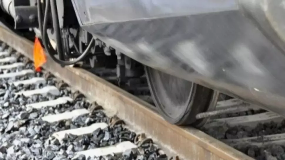 Mașină lovită de tren, în Lugoj. Șoferul a refuzat să meargă la spital