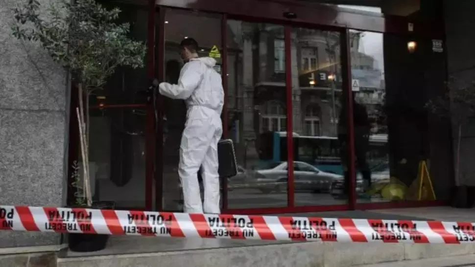 Procurorii români, un pas înapoi în cazul morții lui Mansouri, care s-ar fi sinucis într-un hotel din Capitală. Primele concluzii: Moartea a fost una violentă