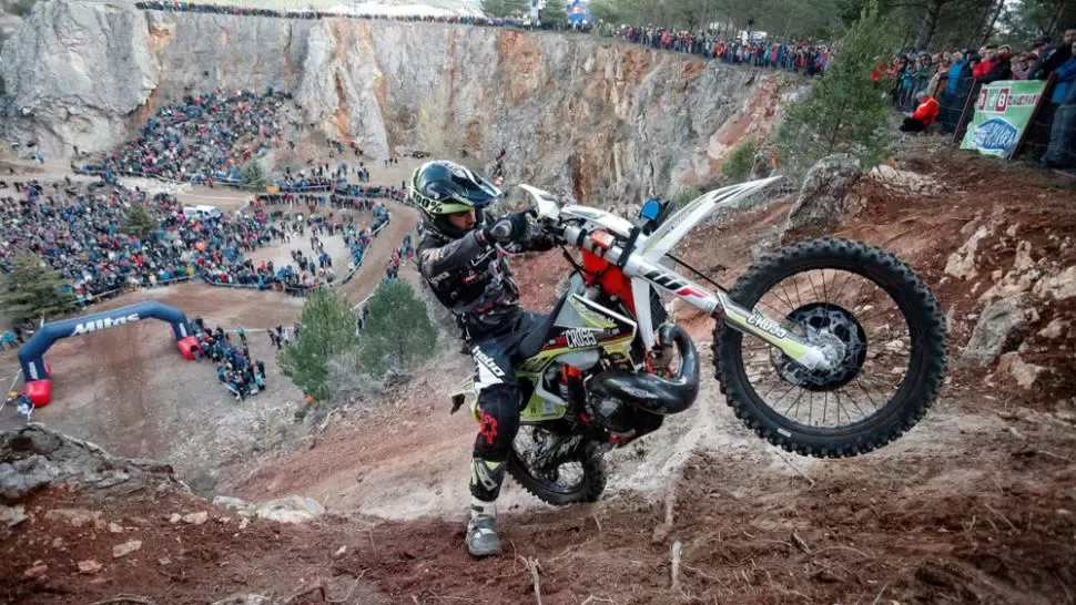 Motociclist rănit grav la un concurs „hard enduro“ din Alba