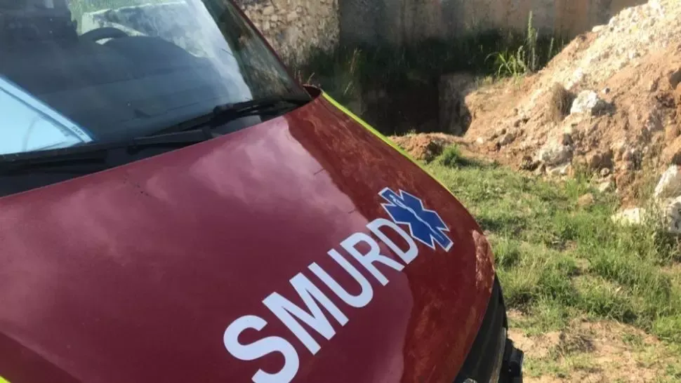 FOTO/ Copil căzut într-o groapă, în județul Constanța. Pompierii au intervenit pentru a-l salva