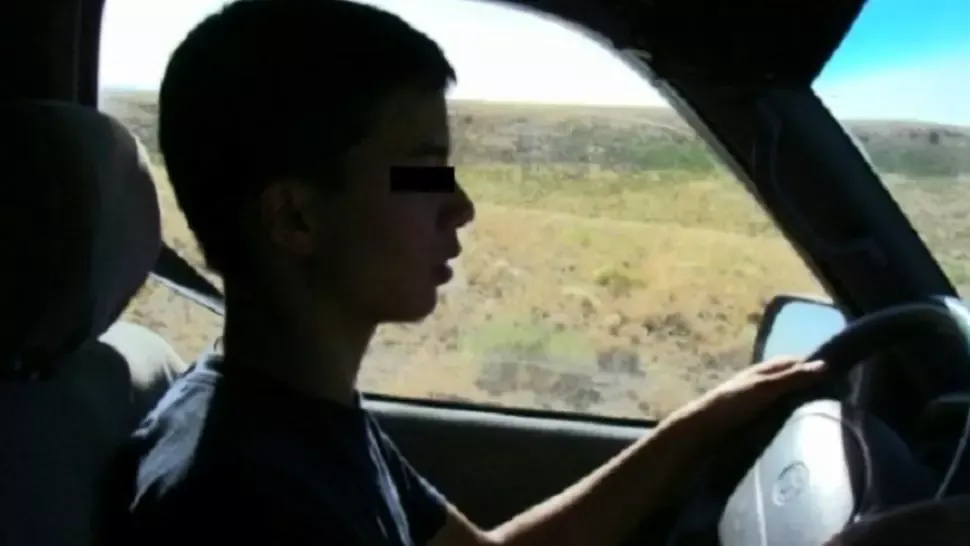 Harghita: Părinți cercetați penal pentru că și-au lăsat copilul de 13 ani la volan