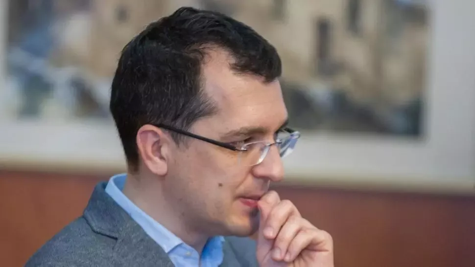 100% TU DECIZI! Vlad Voiculescu și rețeaua citostaticelor. Bântuit de relația de rudenie cu foști securiști