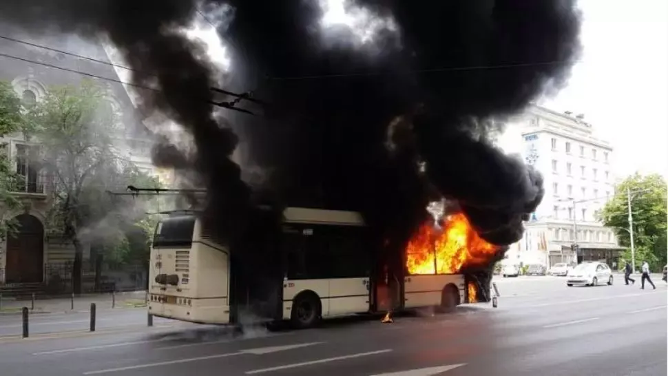 Gabriela Firea, prima reacție după ce un troleibuz a luat foc în mers, în Capitală 