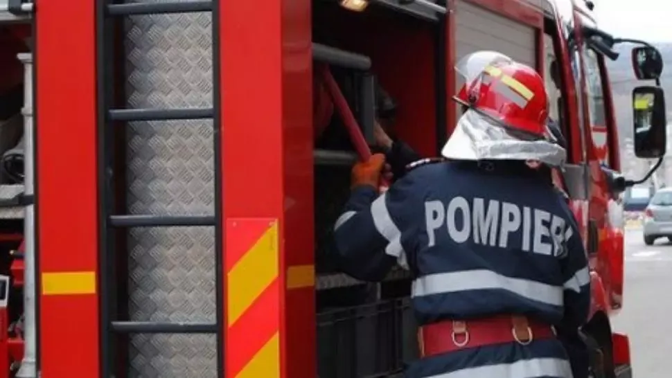 Incendiu în județul Harghita! Victimă cu arsuri la mâini și la față