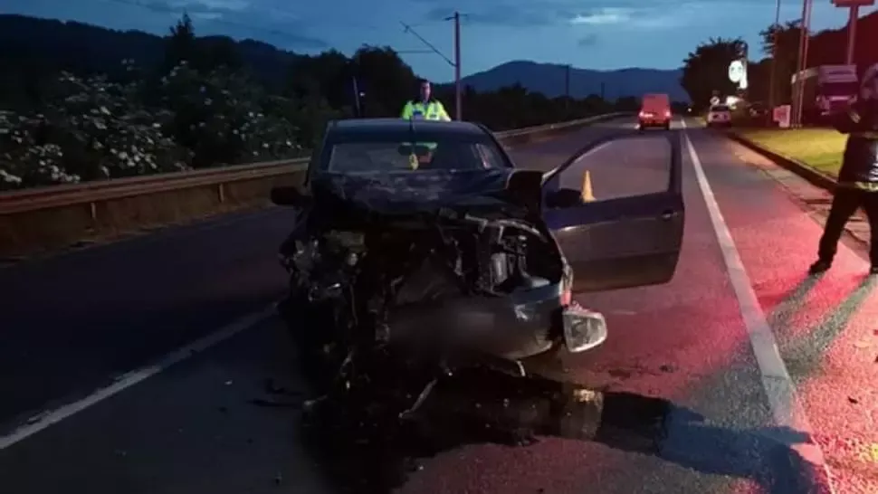 Accident grav, la ieșirea din Gura Humorului: un bărbat a murit, după ce a fost proiectat prin parbriz. Alți 3 răniți