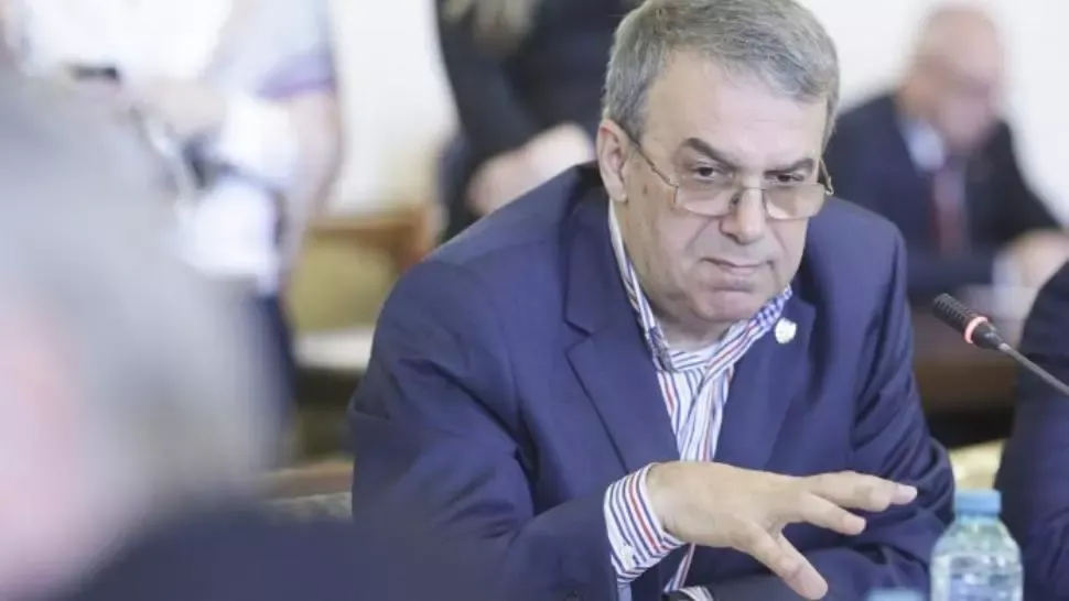 100% TU DECIZI! Vergil Chițac, primul parlamentar infectat. Cum a fentat izoleta 