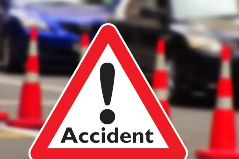 Accident grav în Ilfov: În urma impactului, conducătorul vehiculului a fost rănit. Traficul spre București este întrerupt