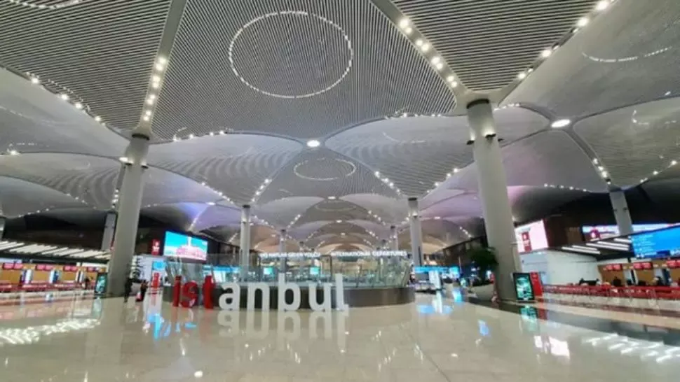 Turiştii români pot călători din nou în Turcia fără a intra în izolare la întoarcere