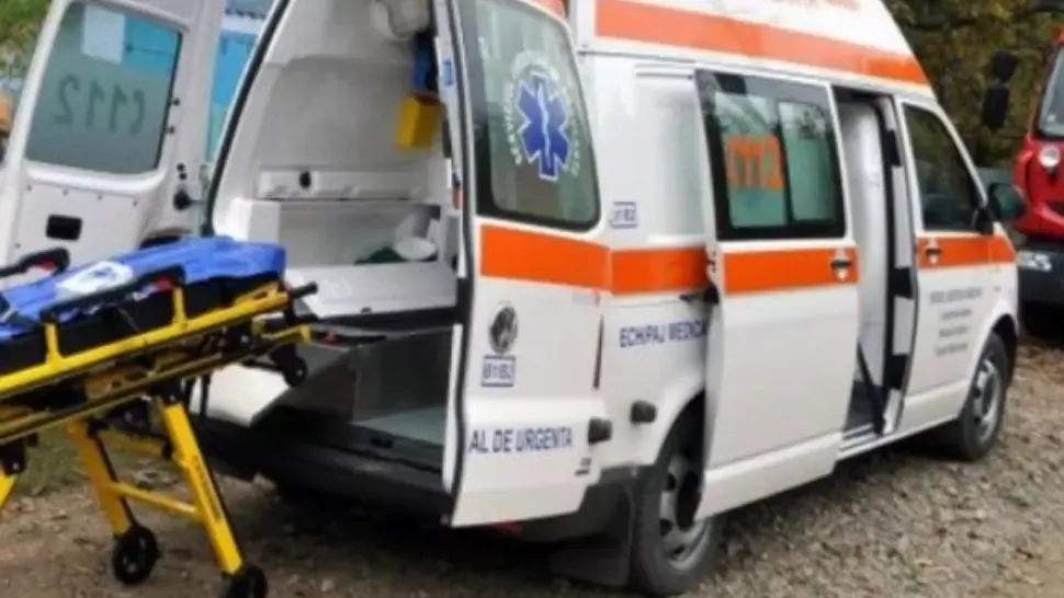 Accident grav, în jud. Maramureș: un rănit grav, după impactul violent între două autoutilitare și un autoturism
