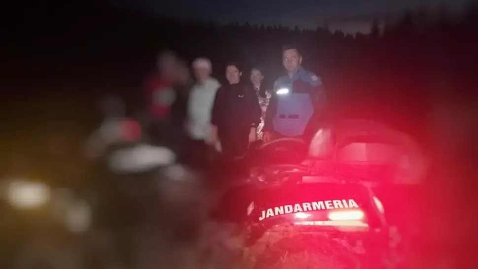 Cinci fete din județul Iași, rătăcite pe munte, salvate de jandarmii și salvamontiștii harghiteni