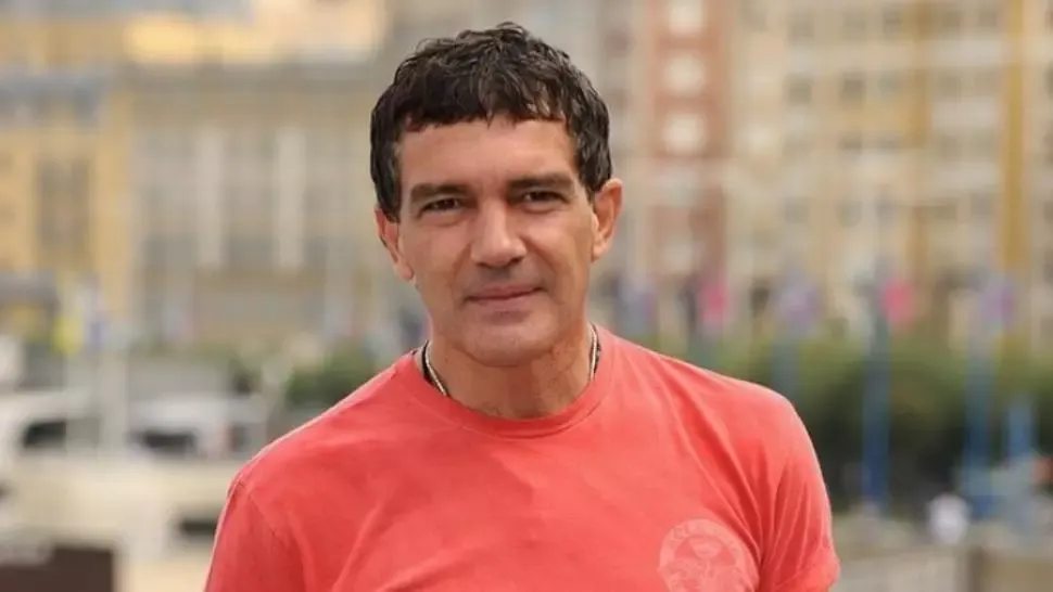 Antonio Banderas, anunț teribil de ziua lui: Este pozitiv COVID-19 și are simptome