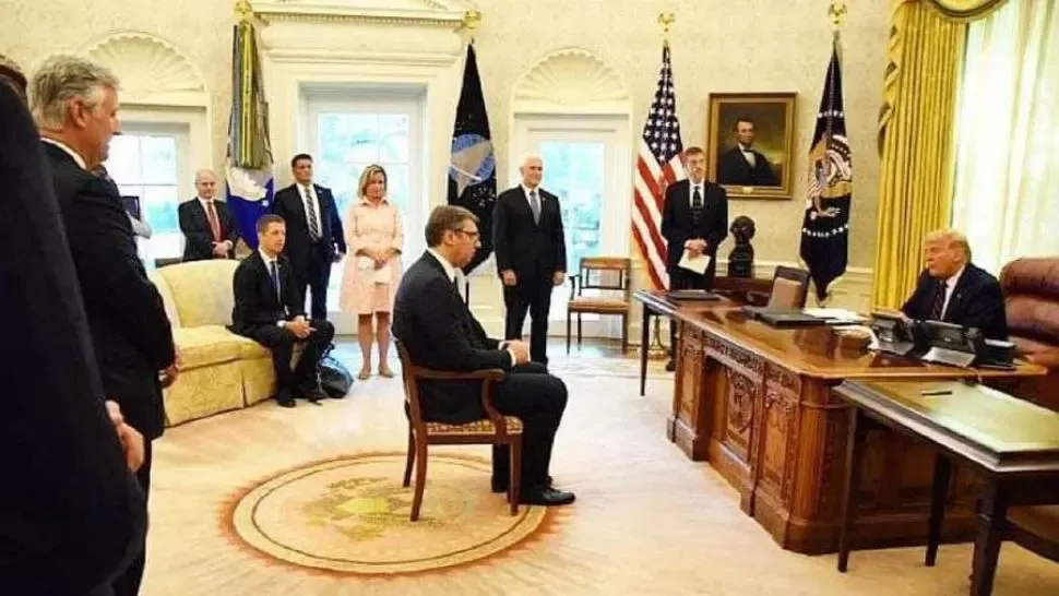 Replici acide între Serbia și Rusia, după vizita în SUA a lui Aleksandar Vucic. Atitudinea președintelui, comparată cu cea a lui Sharon Stone 