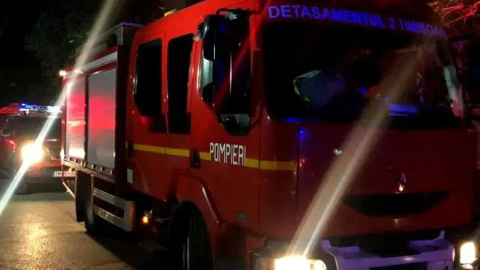 Tragedie în județul Dolj: O femeie şi doi copii mici au murit într-un incendiu dintr-un bloc de locuințe