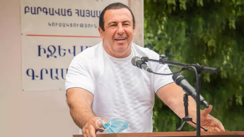 Liderul opoziției din Armenia a fost arestat. Este acuzat că a cumpărat voturi