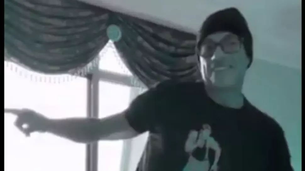 VIDEO Jean-Claude Van Damme își etalează calitățile de dansator pe o melodie românească