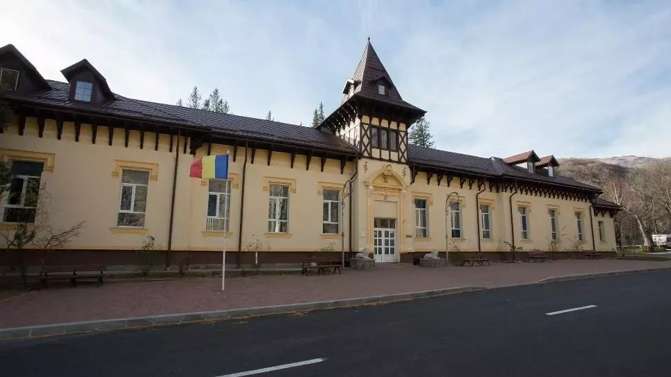 Covid-19 la spitalul din Sinaia. Activitatea mai multor secții, suspendată 14 zile