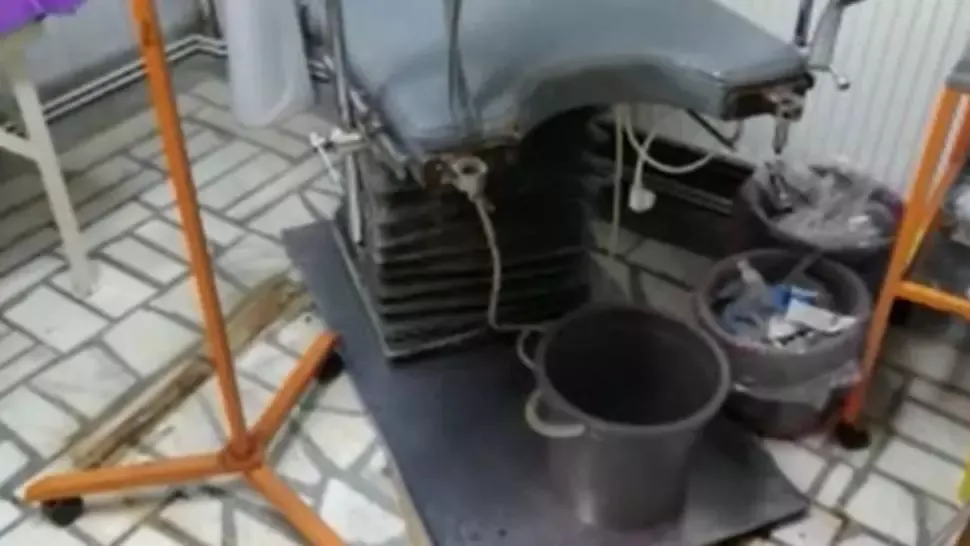 Mizerie de nedescris în cabinetul din Prahova unde o femeie a murit în urma unei întreruperi de sarcină. Medicul ginecolog, anchetat