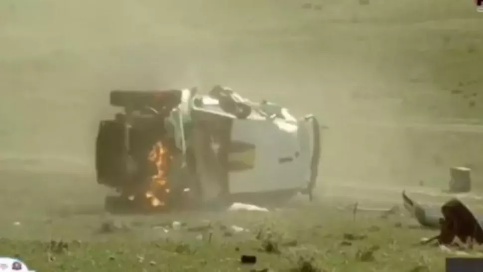 VIDEO Accident spectaculos la Raliul Iașului - Mașina a luat foc. Care e starea echipajului