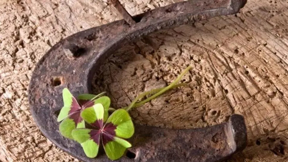 Horoscop 25 septembrie. Zodia care ajunge la sapă de lemn. Cheltuielile exagerate îi seacă bugetul  