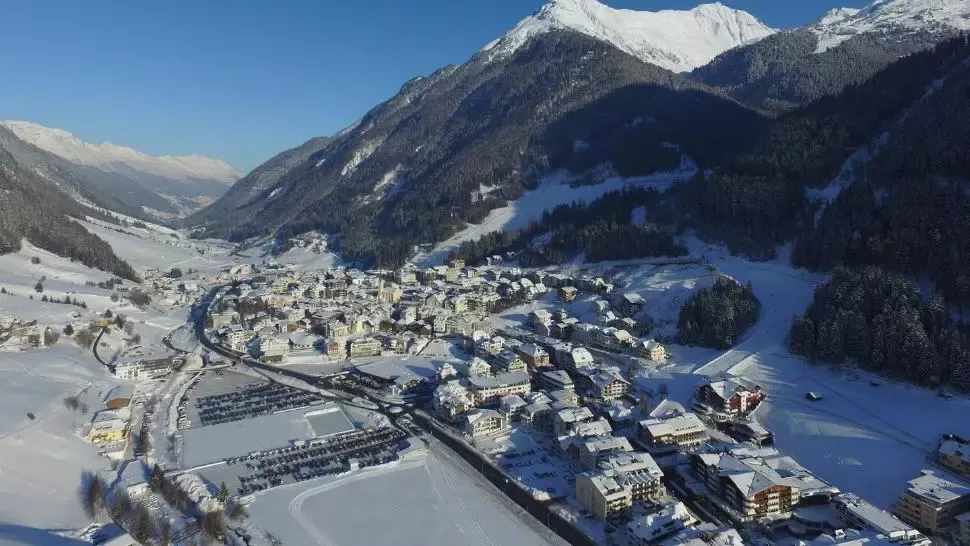 Austria INTERZICE petrecerile în staţiunile de schi în timpul sezonului sporturilor de iarnă din cauza COVID-19