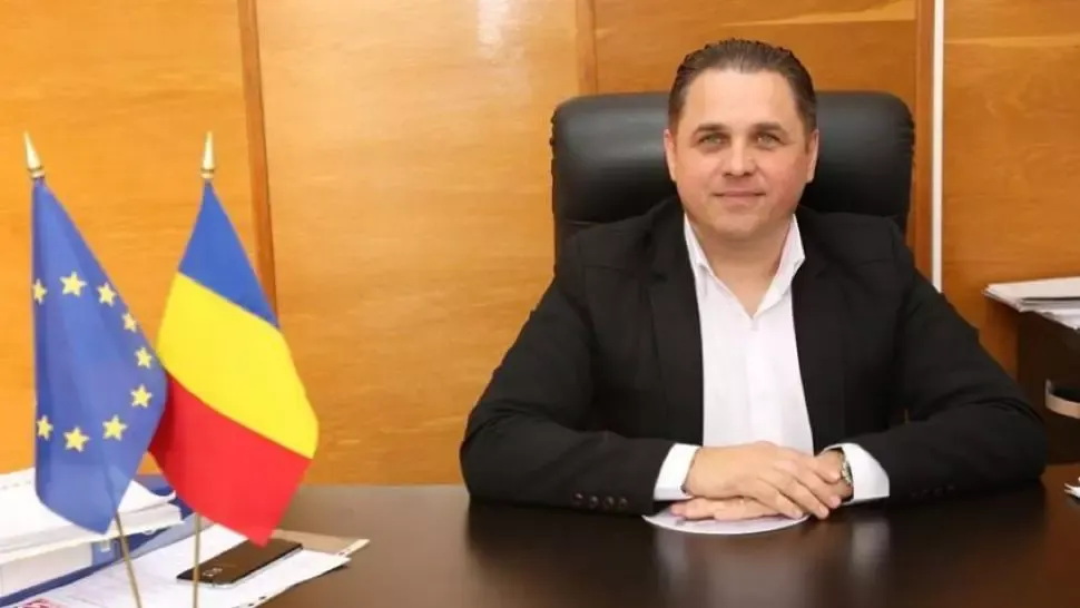 Orașul Băicoi a rămas fără primar, în prag de alegeri! A fost demis de prefect după ce a schimbat partidul pentru a candida din nou