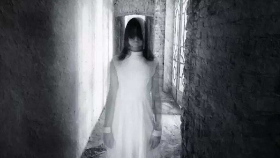 Semne care îţi arată că ai în casă spiritul unui om mort: Mare atenţie!