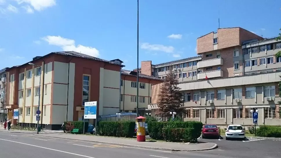 Tensiuni în sistemul sanitar din Prahova: Spitalul din Câmpina, fără medic la Primiri Urgențe pe turele de zi. Cadrele medicale se revoltă