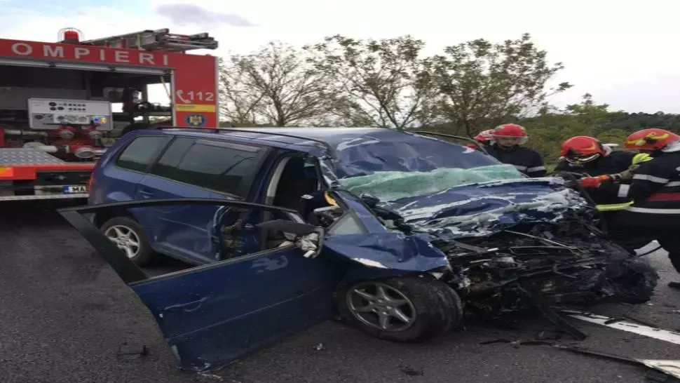 FOTO/ Grav accident de circulație între Cluj şi Oradea: Două persoane și-au pierdut viața