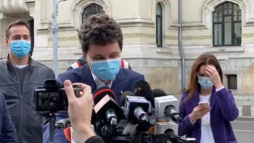 VIDEO Nicușor Dan: Cine are probleme cu apa caldă, să o întrebe pe Firea, ea este încă primar general