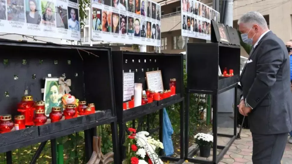 Ambasadorul SUA, la Colectiv: „Nu trebuie să uitam mesajul Corupția ucide!”