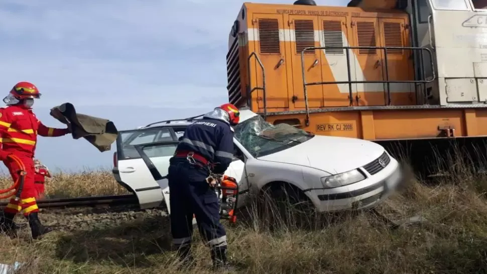 FOTO/VIDEO Doi bărbați și-au pierdut viața într-un tragic accident feroviar petrecut în județul Suceava