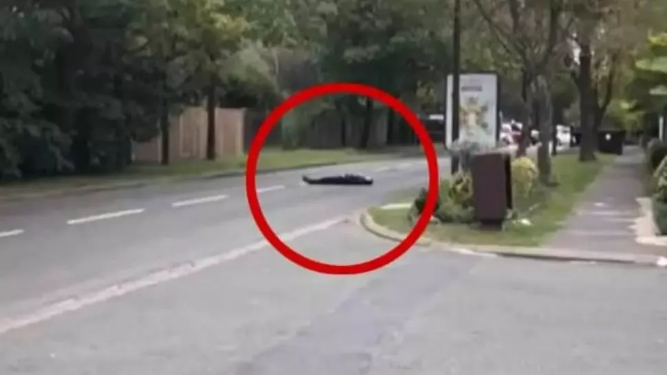 VIDEO - Momentul în care este împușcat atacatorul care a decapitat un profesor în plină stradă, în Paris
