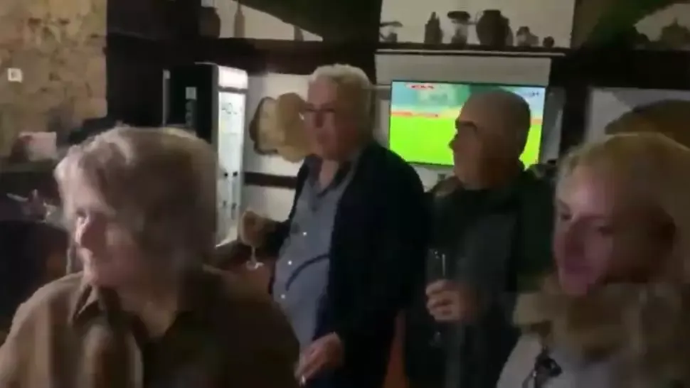 VIDEO/ Oameni de afaceri din Olt şi Gorj, chef în plină pandemie, alături de un şef din ANPC