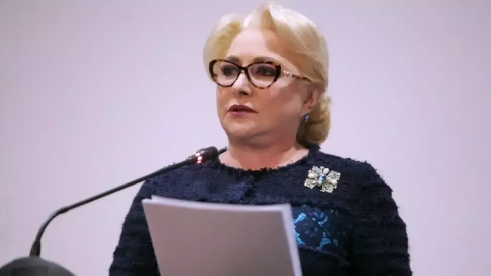 Cartea Vioricări Dăncilă, plină de greșeli gramaticale și ciudățenii: „Eram singură în fața a cinci bărbați”