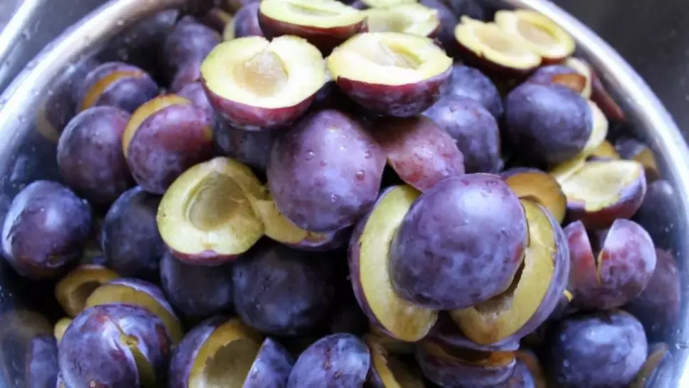 Uimitoare dietă cu prune. Slăbești 7 kilograme în doar o săptămână