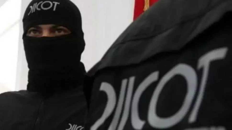 30 de percheziții în Capitală și 3 județe, într-un dosar de criminalitate organizată. Ofițer de la Brigada Antidrog, implicat