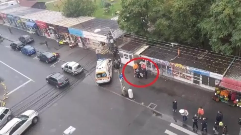Caz incredibil, la Cluj-Napoca! Femeie fără mască, târâtă pe jos și băgată cu forța într-o ambulanță