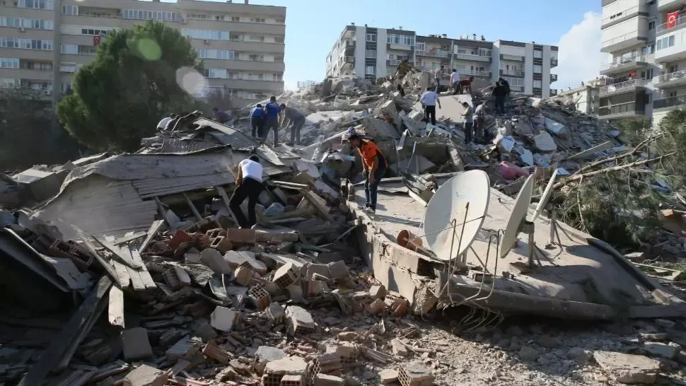 VIDEO Peisaj apocaliptic la Izmir, după seismul devastator care a lovit Turcia și Grecia