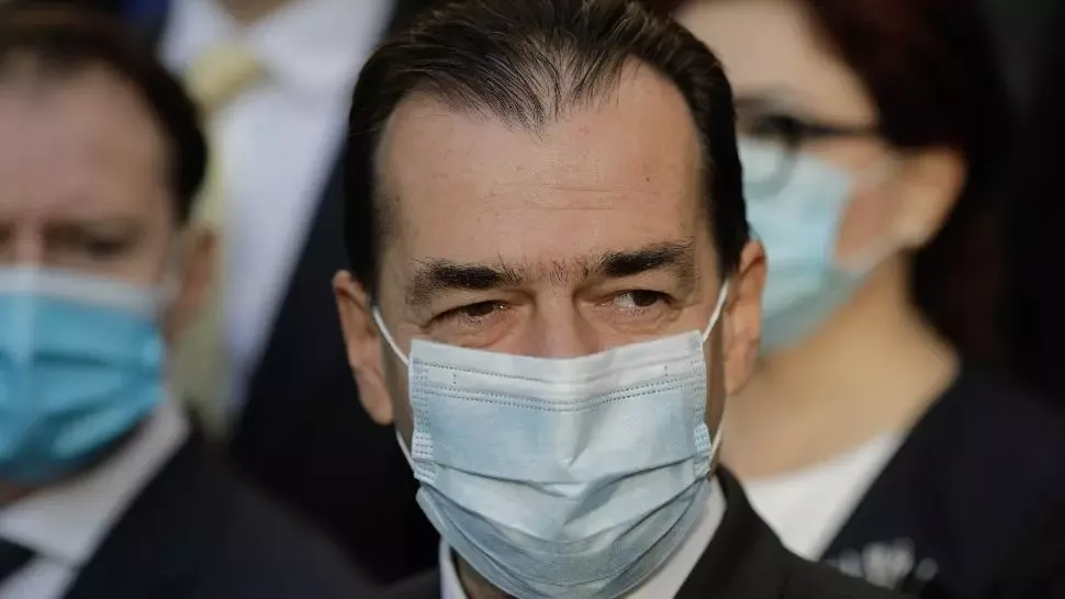 Câte măști folosește premierul Ludovic Orban în fiecare zi și de unde și le cumpără