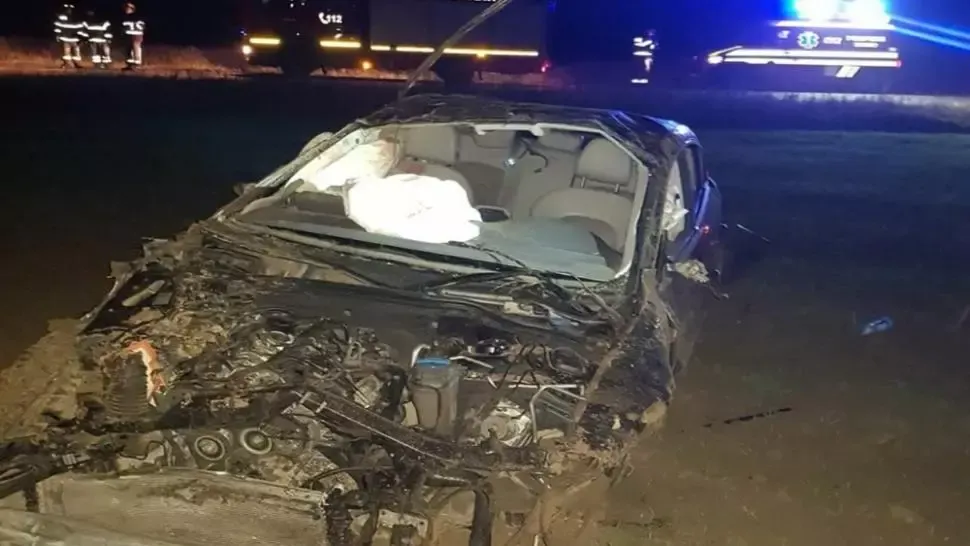 O femeie a fost rănită după ce un autoturism s-a răsturnat, în județul Dâmbovița
