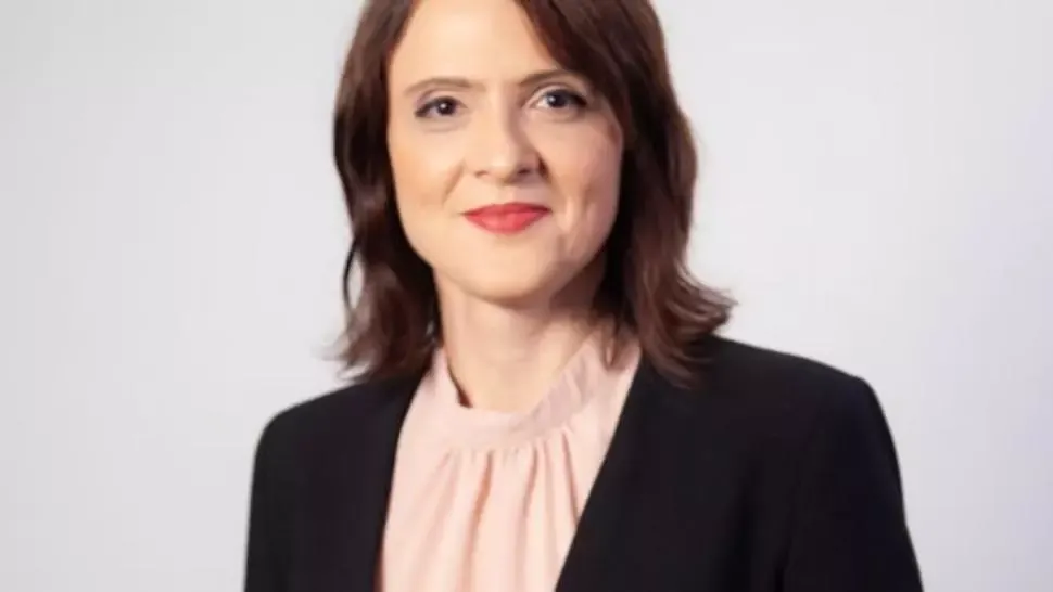 100% TU DECIZI! Silvia Dinică a plecat de la catedră la tribună 