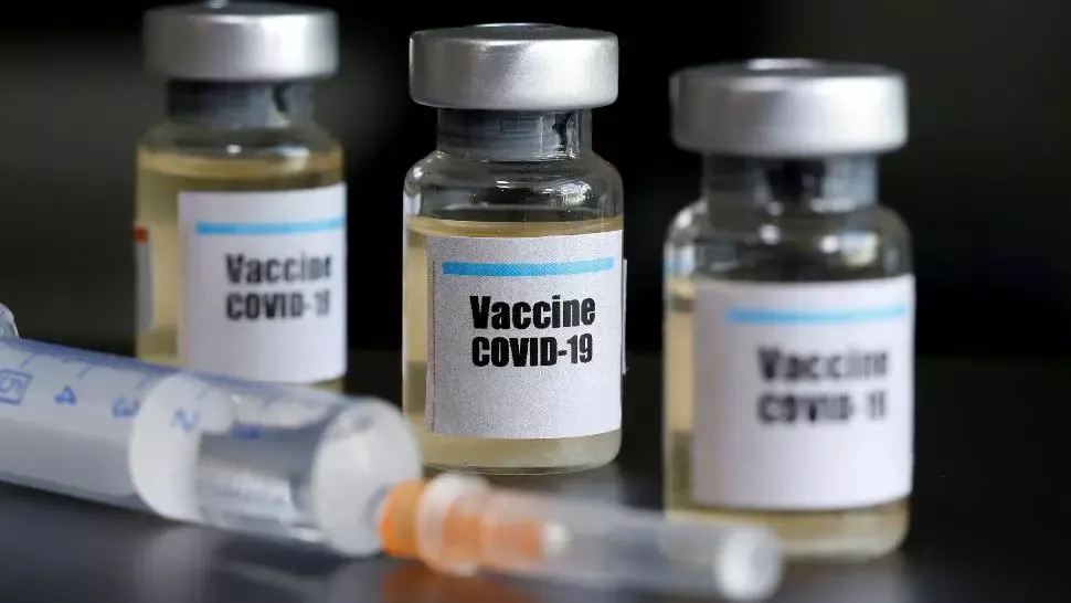 În ziua lansării vaccinării europene anti-COVID, AstraZeneca anunță că a găsit formula 100% eficientă