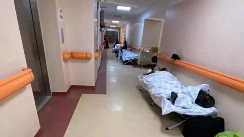 VIDEO - Imagini șocante - La "Matei Blaș" nu mai sunt locuri - Pacienții zac pe holuri